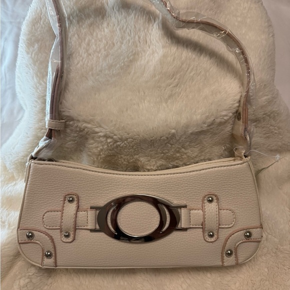 Handbags - Cream Shoulder Bag with pink lining with Silver Accent